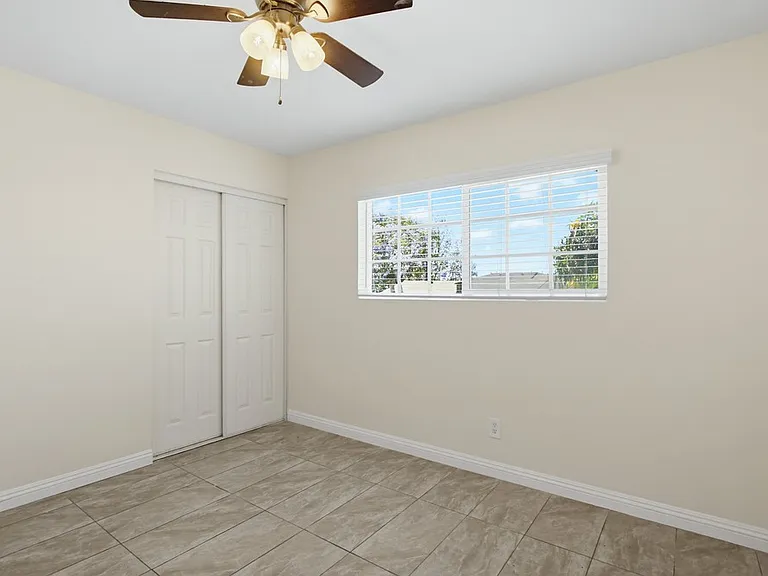 4255 1/2 Altadena Ave — Photo 13