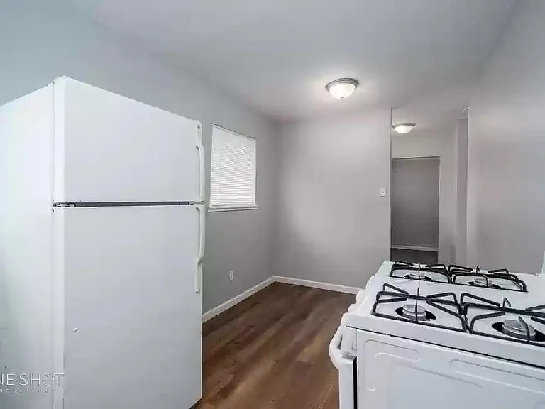 525 N Bowie Dr — Photo 3
