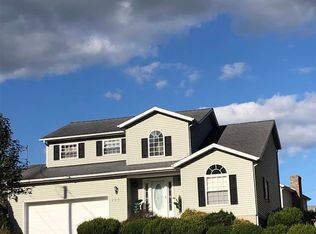 220 Crestview Dr, Charleston, WV 25302