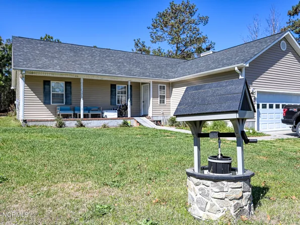 208 Smallberry Court, Sneads Ferry, NC 28460