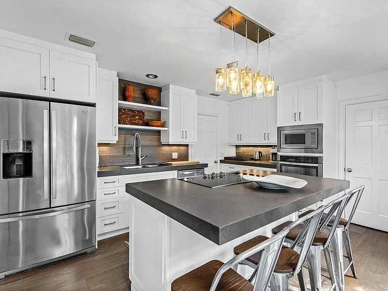11823 Pebblewood Dr — Photo 11