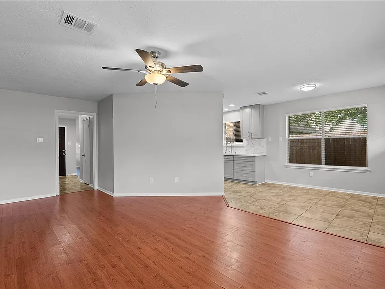 15834 Constitution Ln — Photo 11