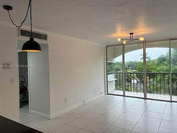 4th image of 2160 SW 16th Ave APT 421