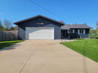 2883 Loehrs Landing Dr, Hastings, MI 49058