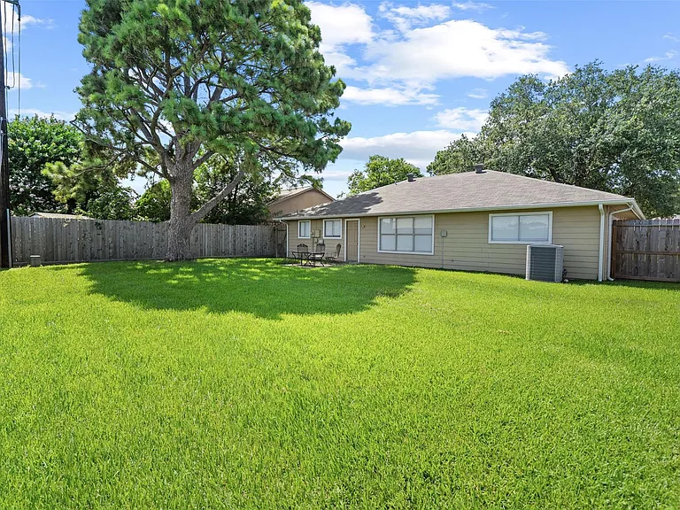 9906 Rocky Hollow Rd — Photo 17