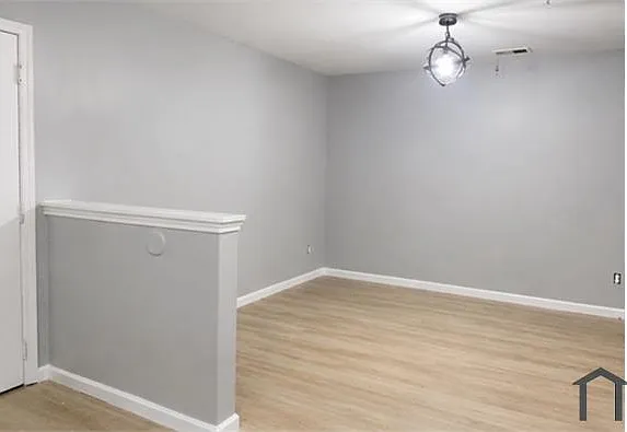 3 bed, $1,600 — Photo 2