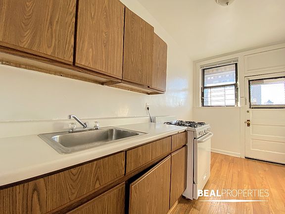 5th image of 831 W Waveland Ave #831S2