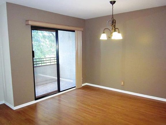 5th image of 700 Westmount Dr #0