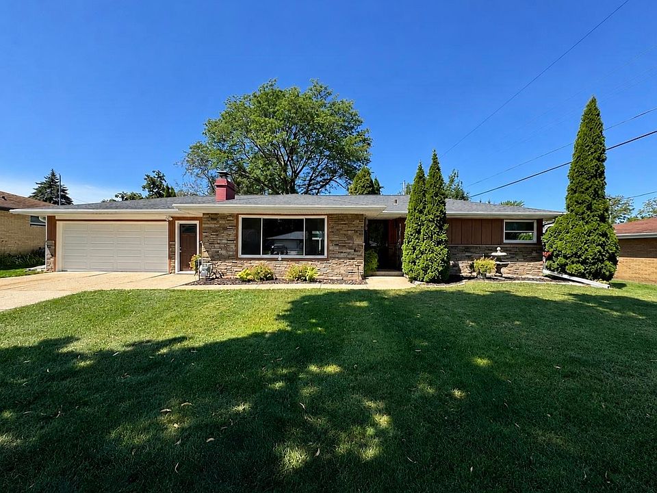 1st image of 1700 Chateau Dr