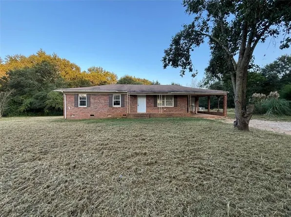 949 Rice Mill Rd, Hartwell, GA 30643