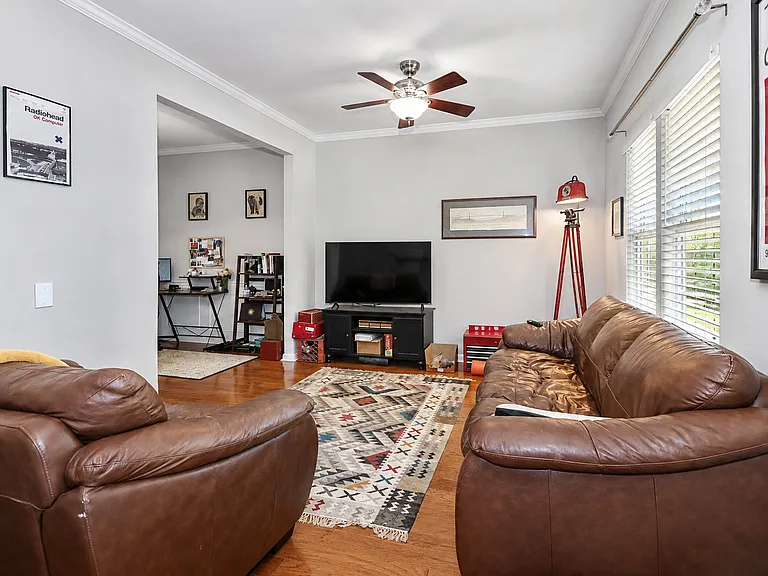 17819 Delmas Dr — Photo 6