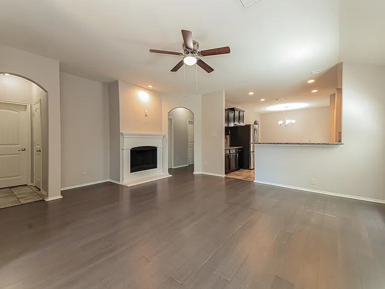 8905 Tenderfoot Ln — Photo 3