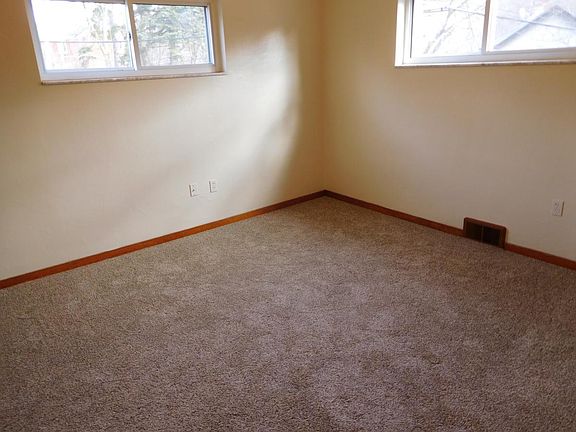 12x14 bedroom
