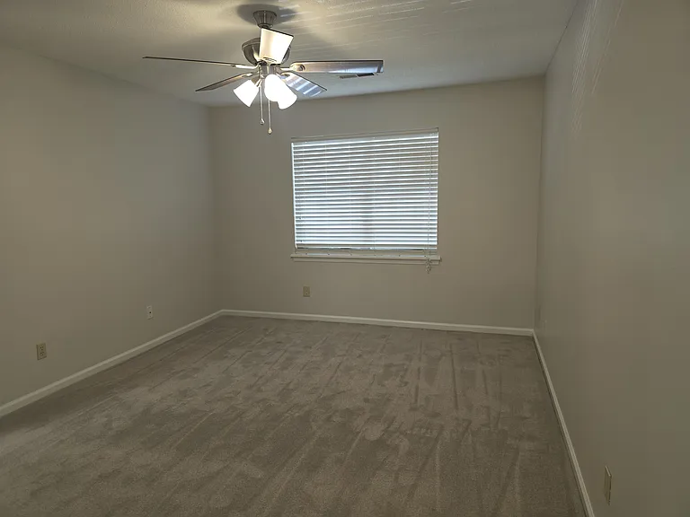 727 Shelby Dr — Photo 17