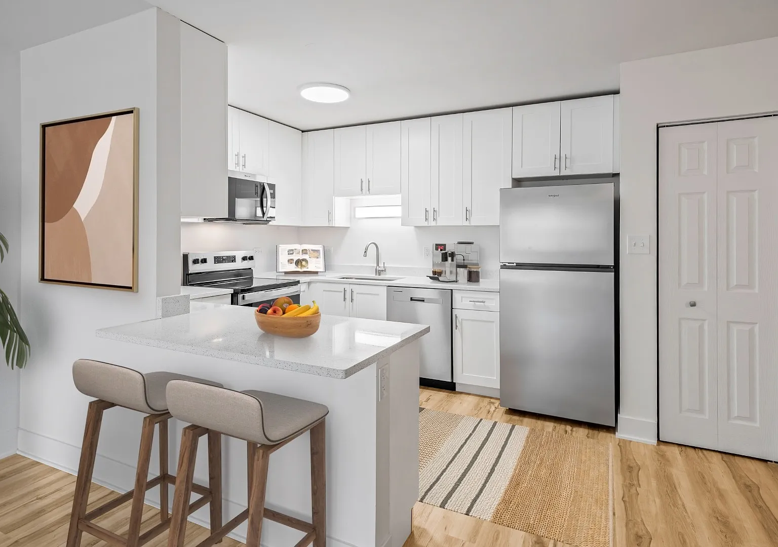 Modern 2 Bedroom Apartments | Recently Renovated | Pet Friendly | Prime Location — Photo 1