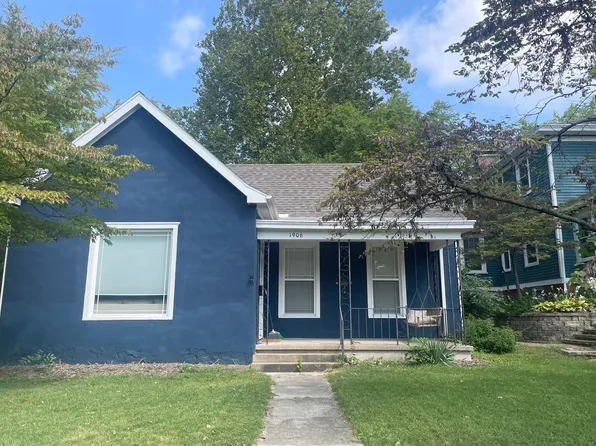 1906 South St, Lexington, MO 64067