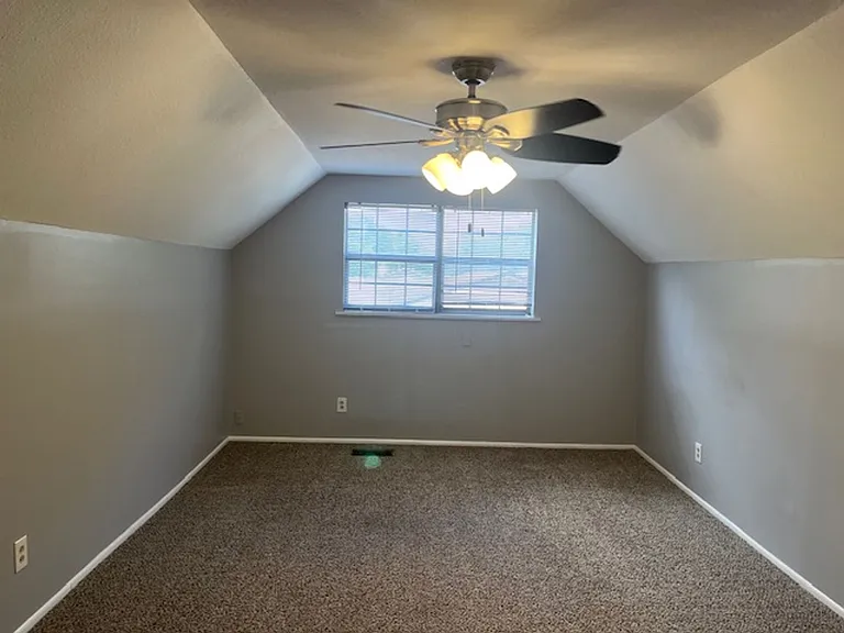 1306 Carnation Ln — Photo 19