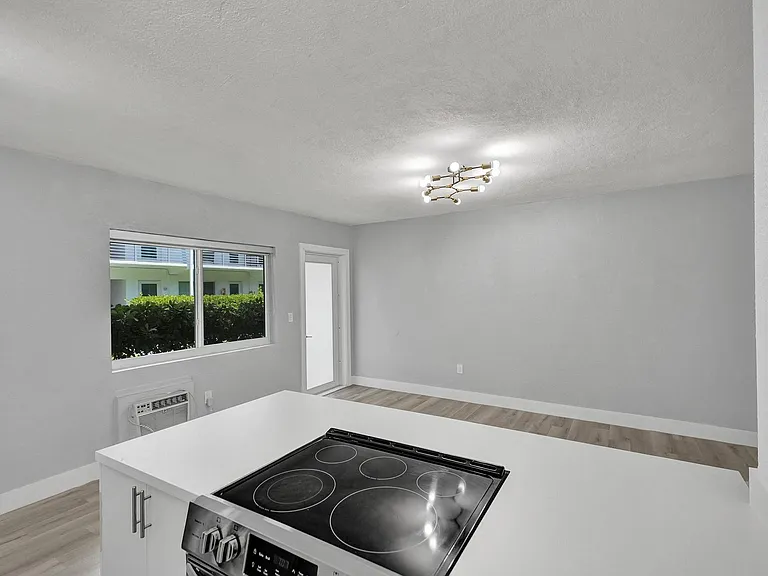 9200 East Bay Harbor Drive — Photo 30