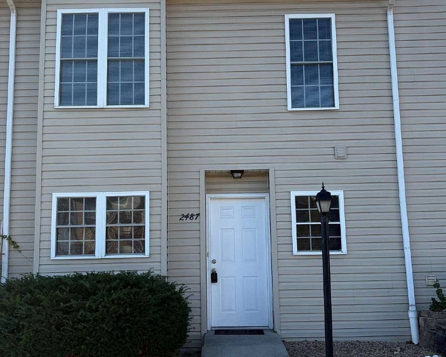 1st image of 2487 Mosby Ct
