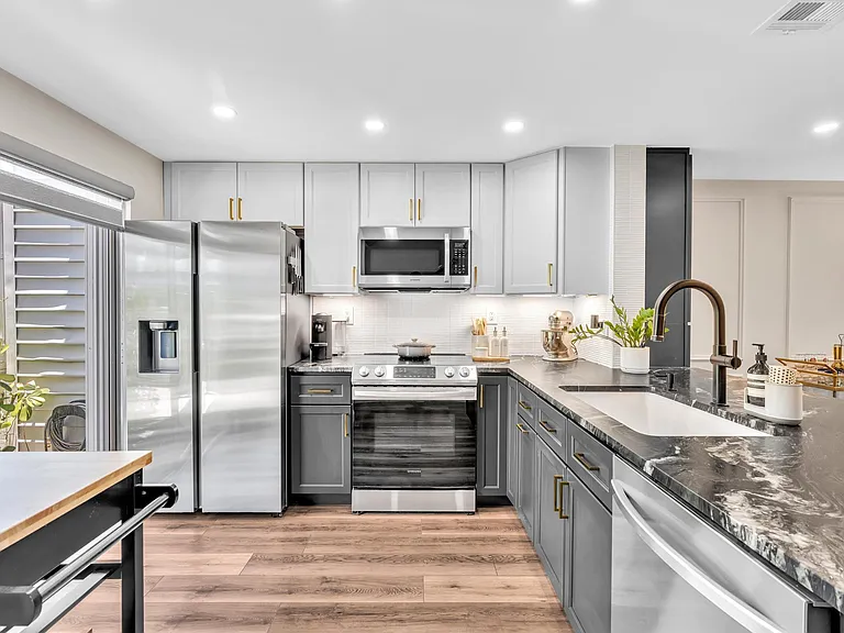 1801 NE 15th Ave #1801 — Photo 18
