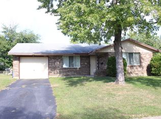 6891 Locustview Dr, Huber Heights, OH 45424