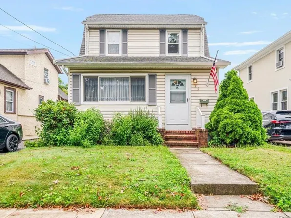 22 Pansy Ave, Floral Park, NY 11001