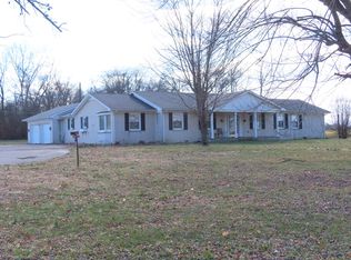 359 Meadow Ln, Oak Grove, KY 42262
