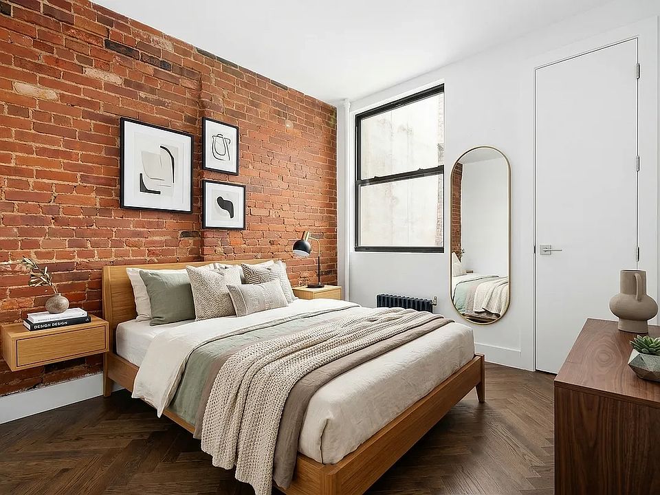 2nd image of 130 Allen St #10R