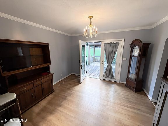 5th image of 272 Cowan Ln