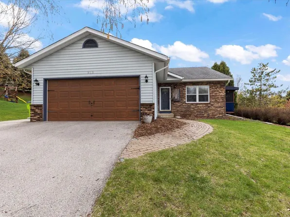913 Manchester COURT, Hartland, WI 53029