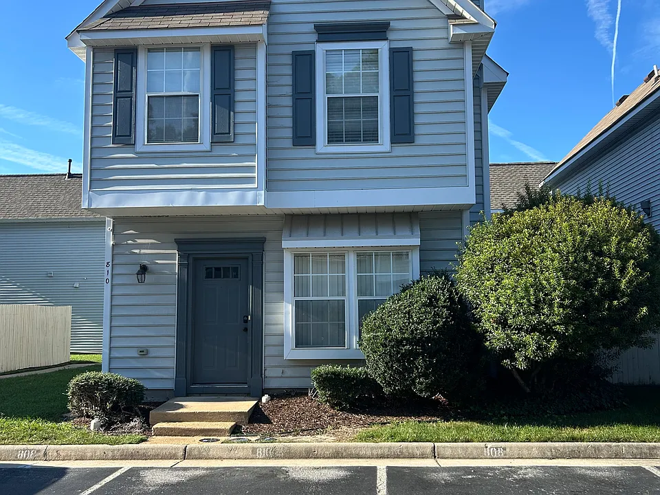 810 Snead Dr