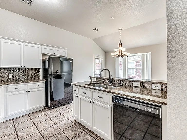 21862 Meadow Mist Ct — Photo 12