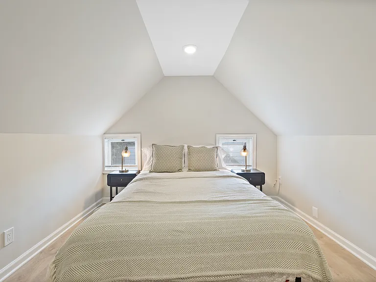 4225 E West Hwy — Photo 30