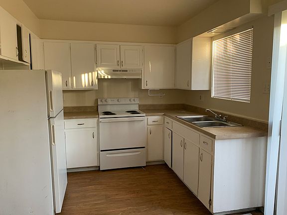 2nd image of 540 Madeira Dr SE APT D