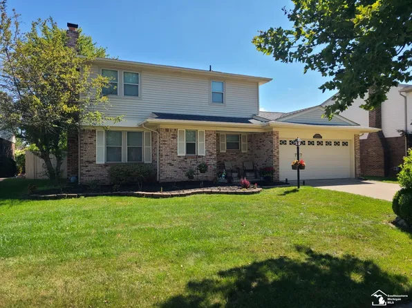 18101 Sprue Ct, Brownstown, MI 48193