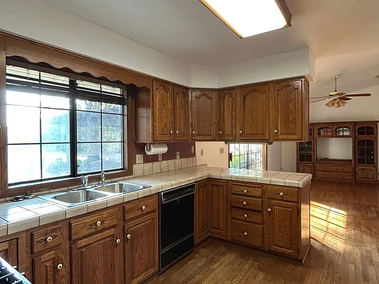12334 Craig Ave — Photo 7