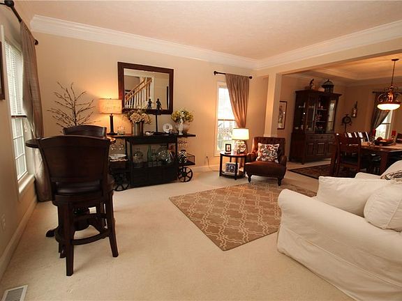 3rd image of 12 Corby Ct