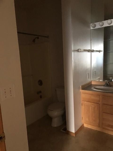 1st image of 3610 Broadwater St