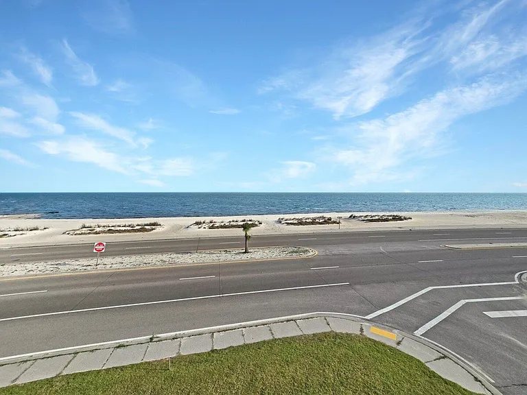 Beach Blvd W — Photo 30