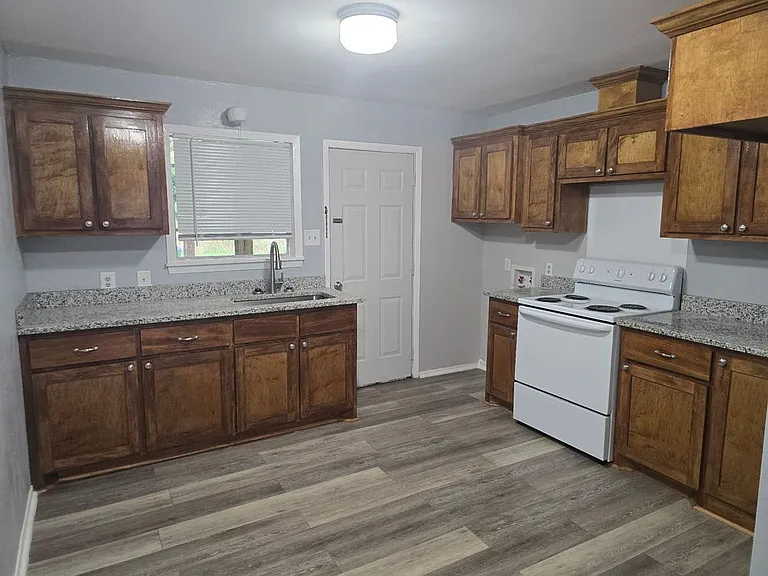 204 County Road 2877 — Photo 10