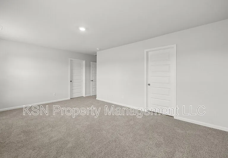 129 Azure Dr — Photo 36