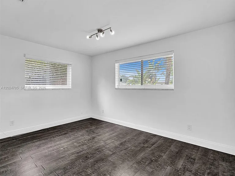 4500 SW 42nd Ter — Photo 26