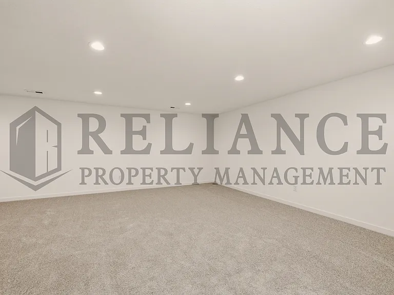 5259 N Pinecrest St — Photo 34