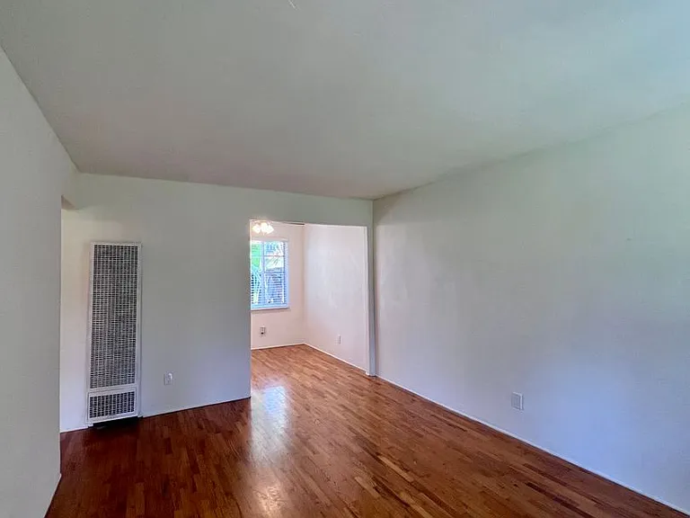 1632 Diamond St — Photo 3