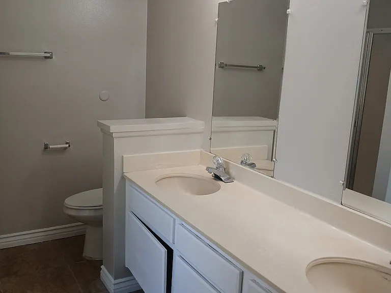 378 E Mariana St — Photo 26