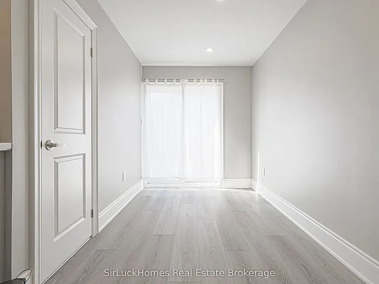250 Richvale Dr S #22 — Photo 16