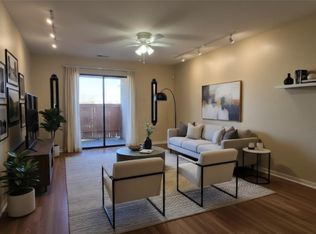 8433 Hearth Dr APT 38, Houston, TX 77054