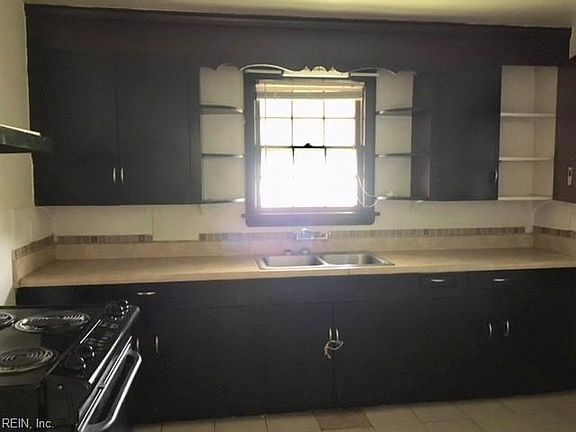 5th image of 4879 Hampshire Ave