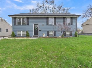 405 E Montana Ave, Glendale Heights, IL 60139