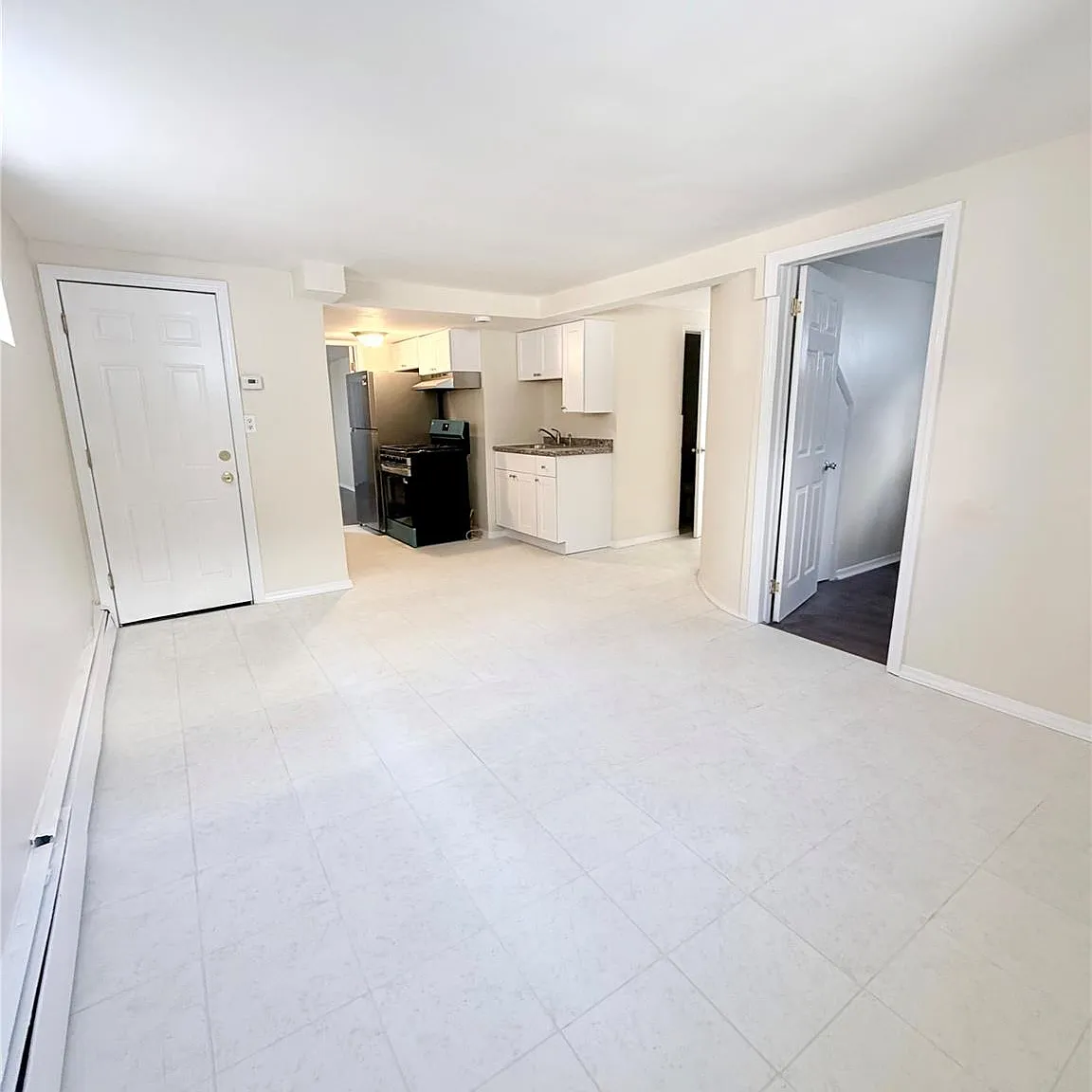 2 bed, 1.0 bath, 880 sqft, $2,750 — Photo 3